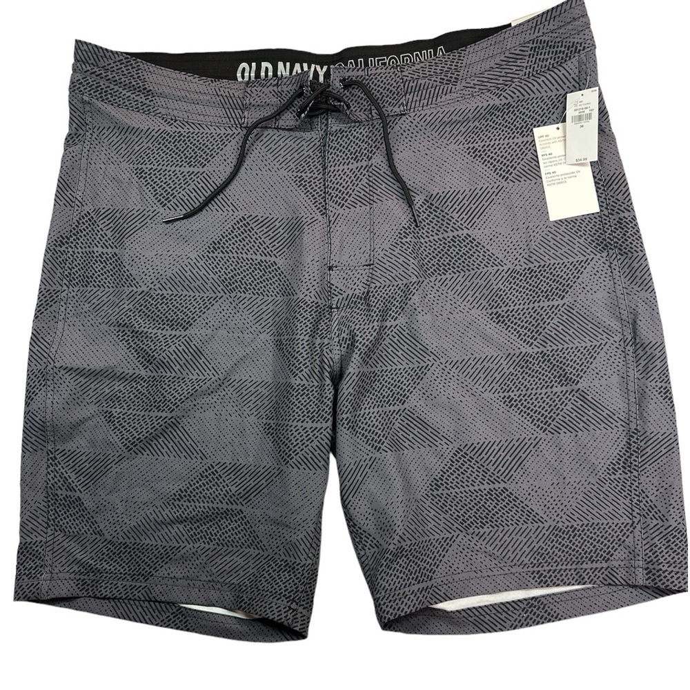 Old Navy California Deep Grey/Black Built-In Flex Board Shorts Swim NWT Size 36